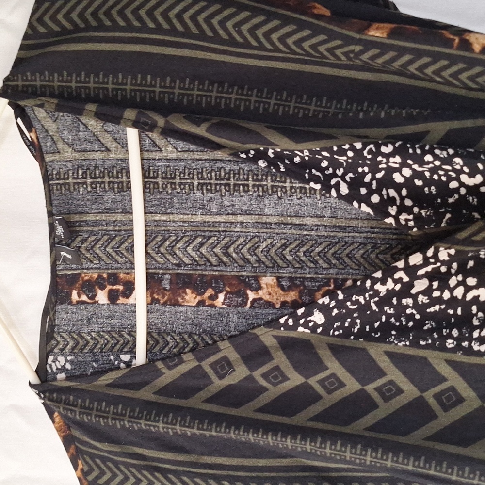 3/$20--Animal Print Cotton Wrap Dress With Ruffles, Sz 4, NWOT - Picture 3 of 14